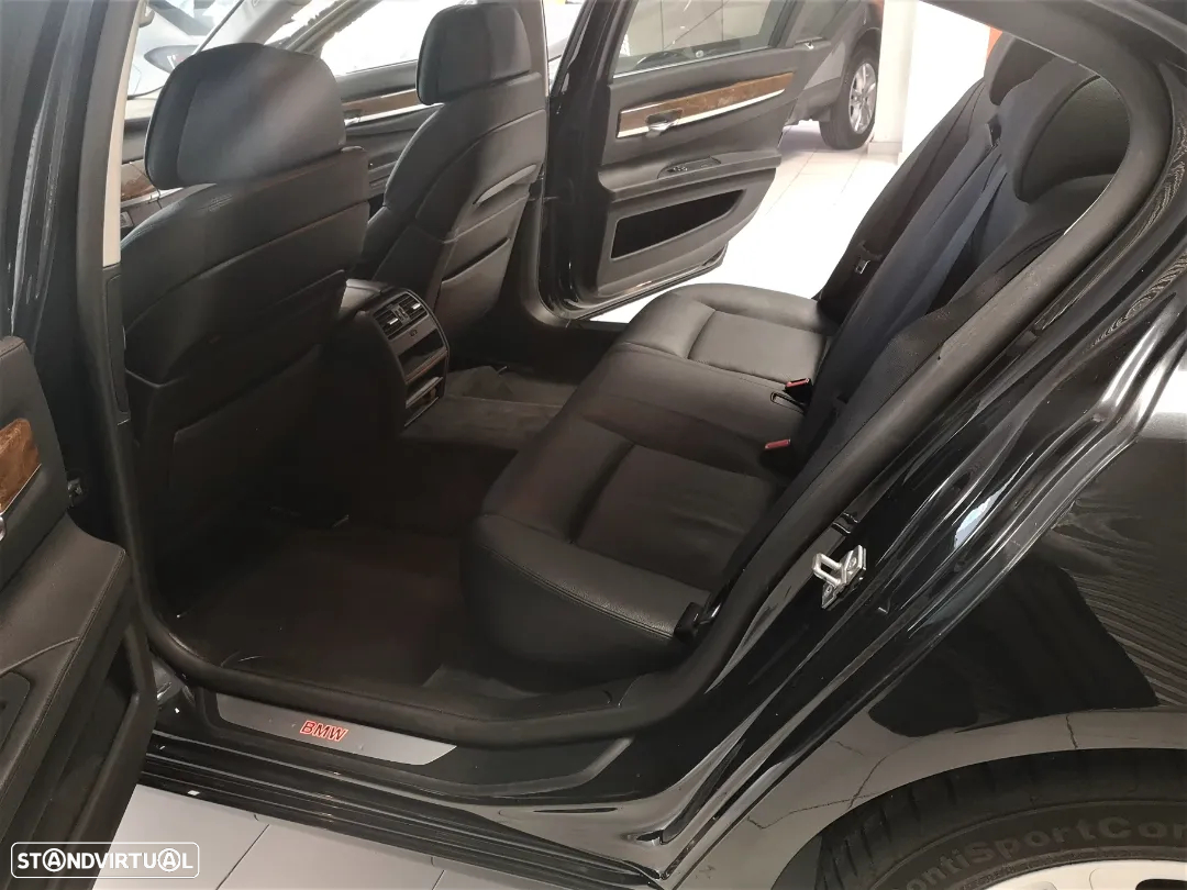 BMW 740 Li - 16