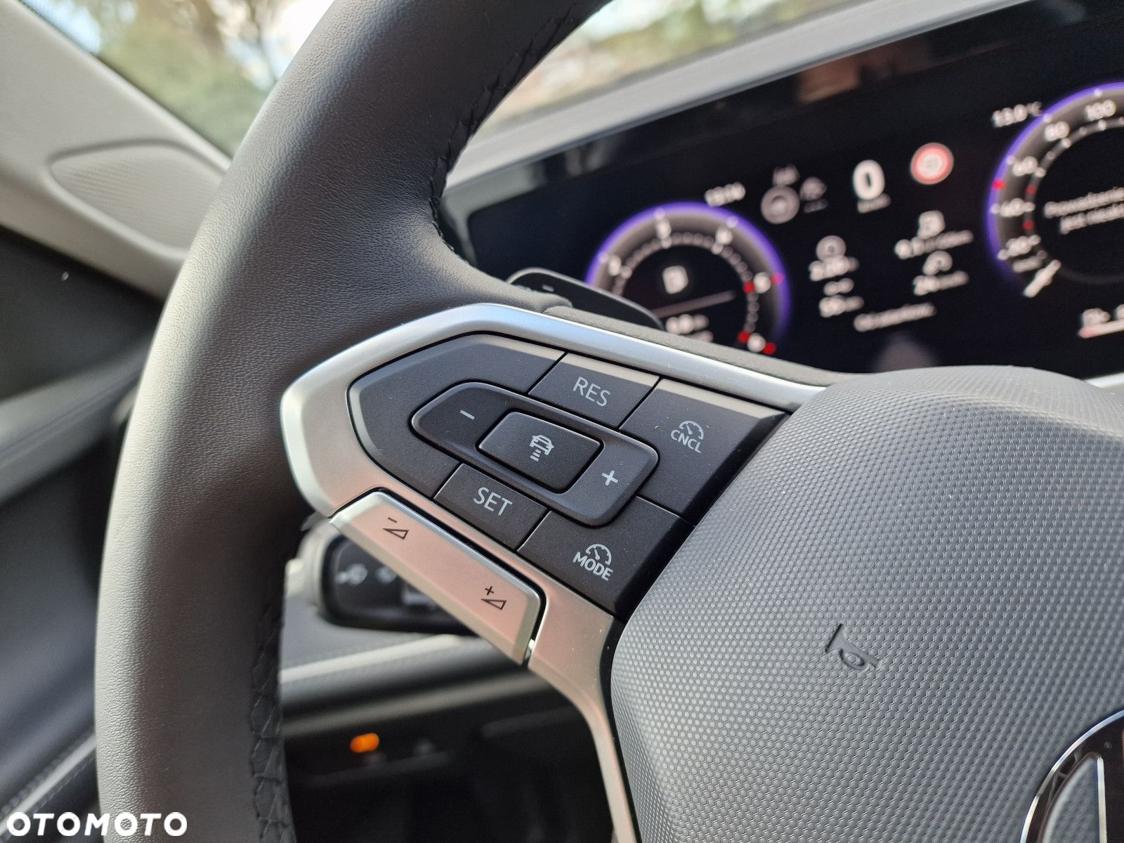 Volkswagen Passat - 16