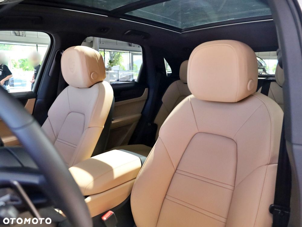 Porsche Cayenne - 17
