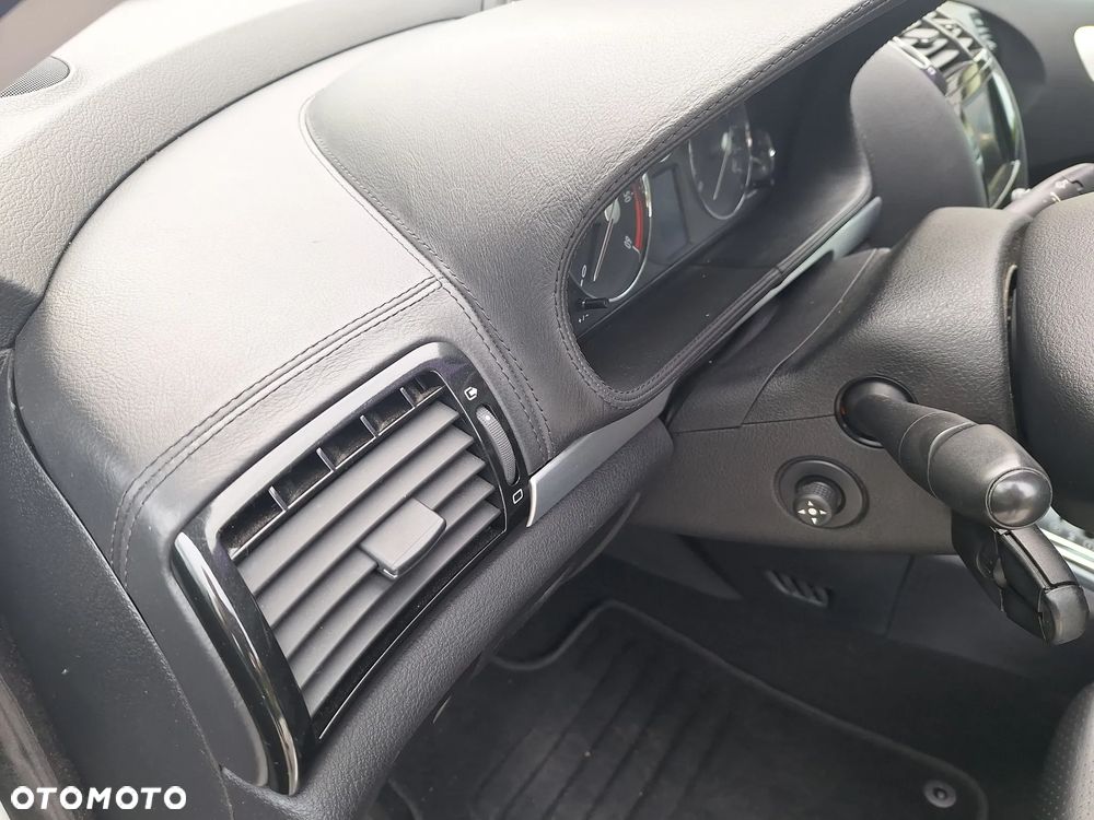 Peugeot 407 - 32