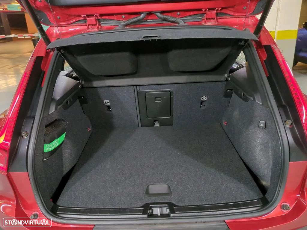 Volvo XC 40 1.5 T2 Momentum Plus - 11