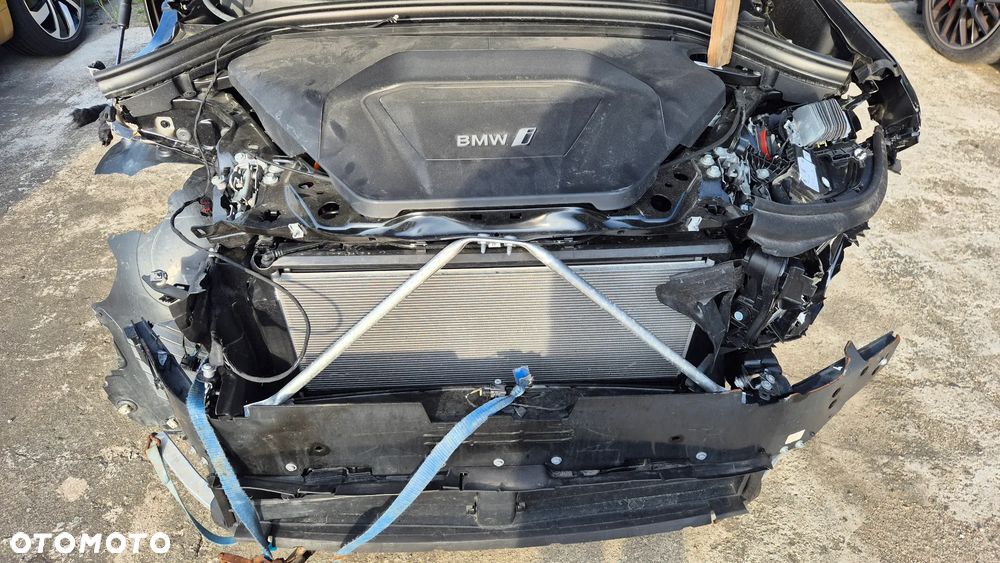 BMW iX1 eDrive20 - 22