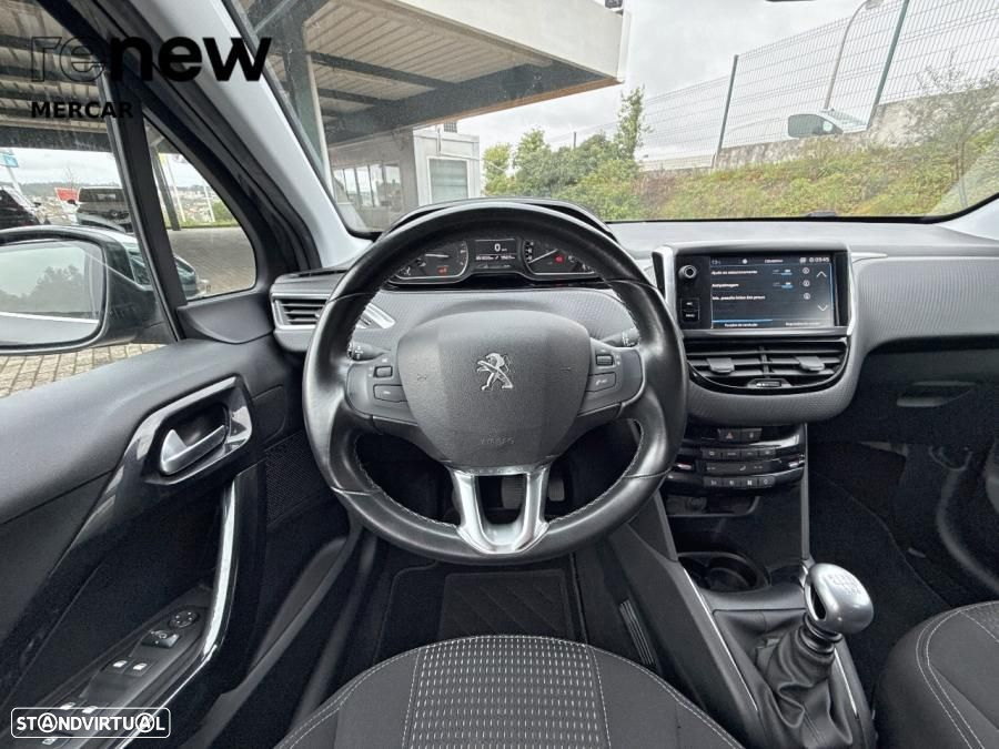 Peugeot 208 - 17