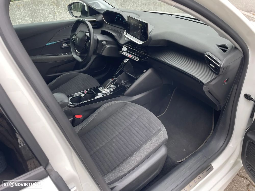 Peugeot e-208 E-Style - 28