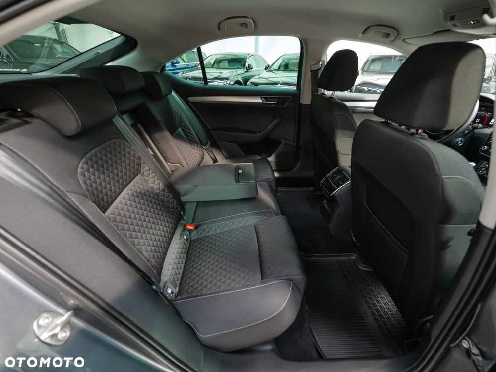 Skoda Superb 2.0 TDI SCR Ambition - 21