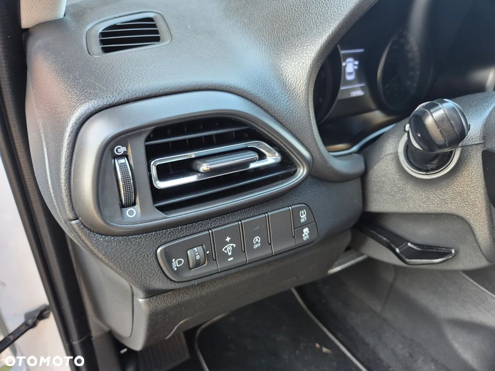 Hyundai i30 1.6 CRDI DCT Intro - 28