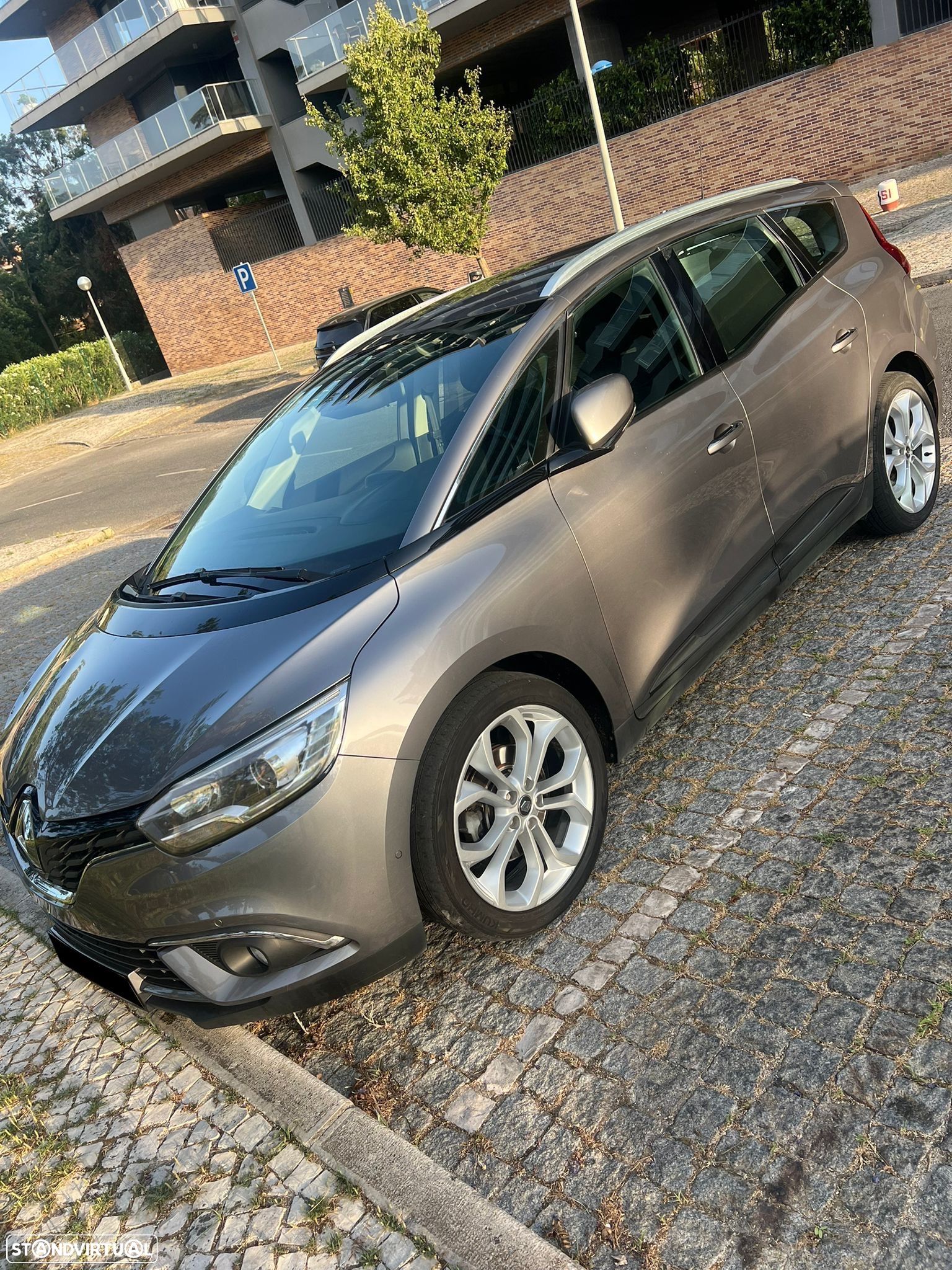 Renault Grand Scénic 1.5 dCi Expression SS - 1
