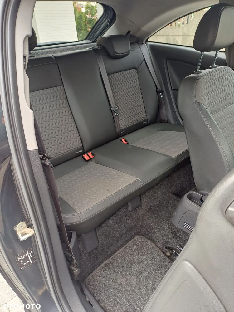 Opel Corsa 1.4 16V Cosmo - 9