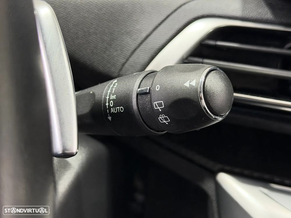 Peugeot 3008 1.6 Hybrid Allure e-EAT8 - 28