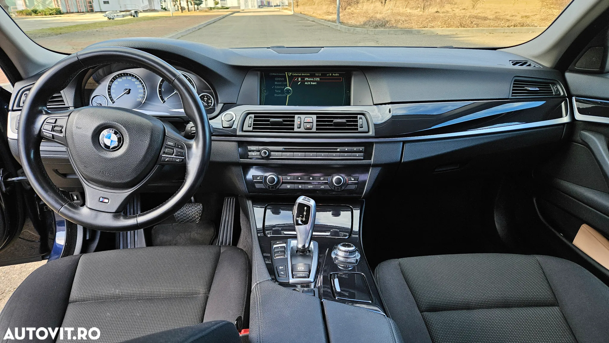BMW Seria 5 525d xDrive - 11