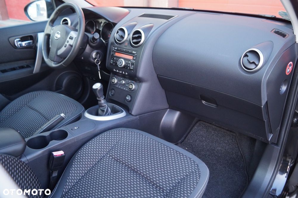 Nissan Qashqai - 25