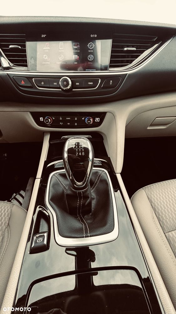 Opel Insignia - 17