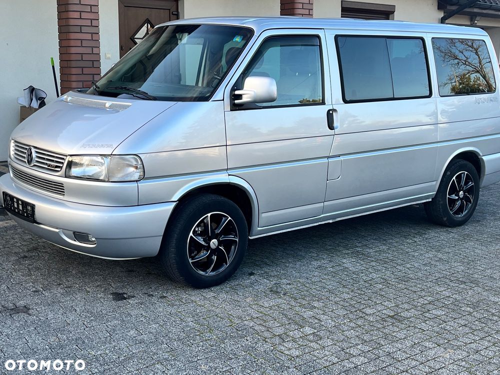 Volkswagen Multivan - 1