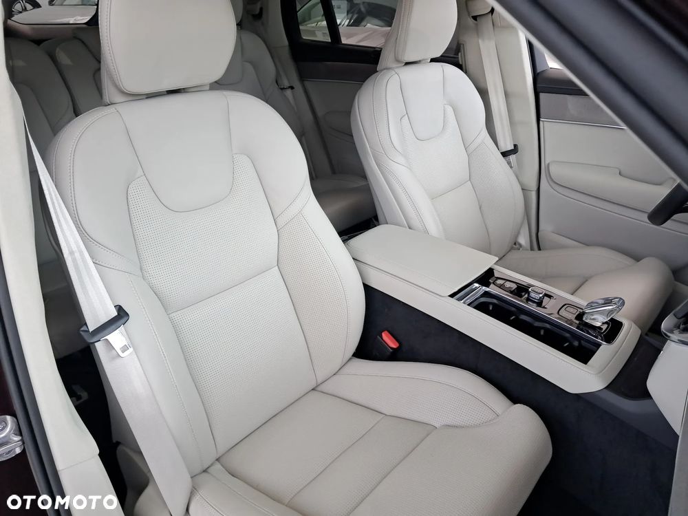 Volvo XC 90 B5 B AWD Ultra Bright 7os - 23