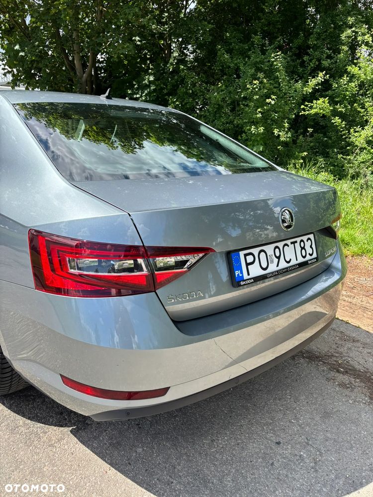 Skoda Superb 2.0 TDI Style DSG - 9