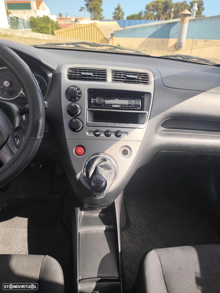 Honda Civic 1.4i S - 8