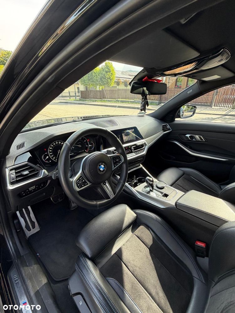 BMW Seria 3 320d xDrive M Sport - 9