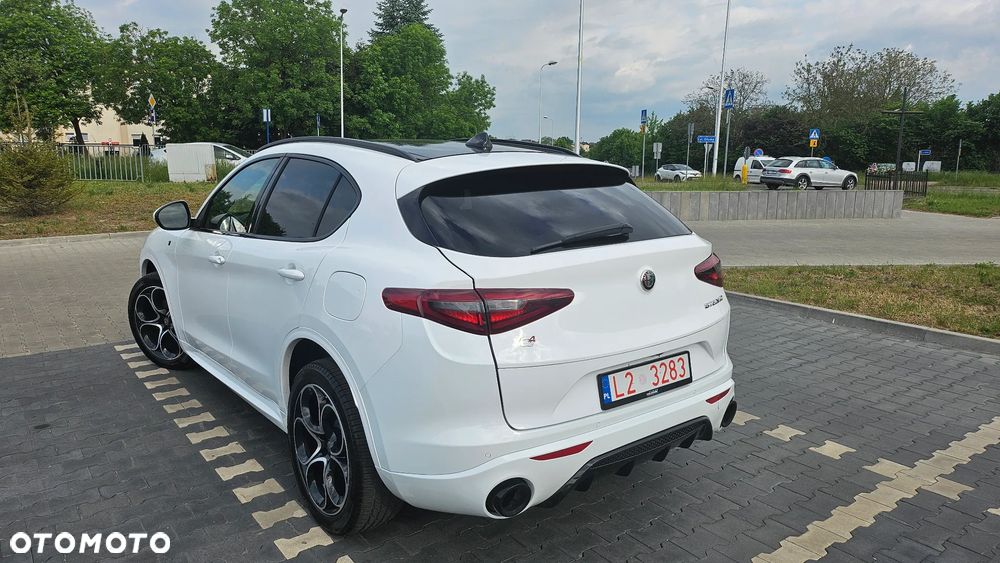 Alfa Romeo Stelvio 2.0 Turbo 16V AT8-Q4 Ti - 9