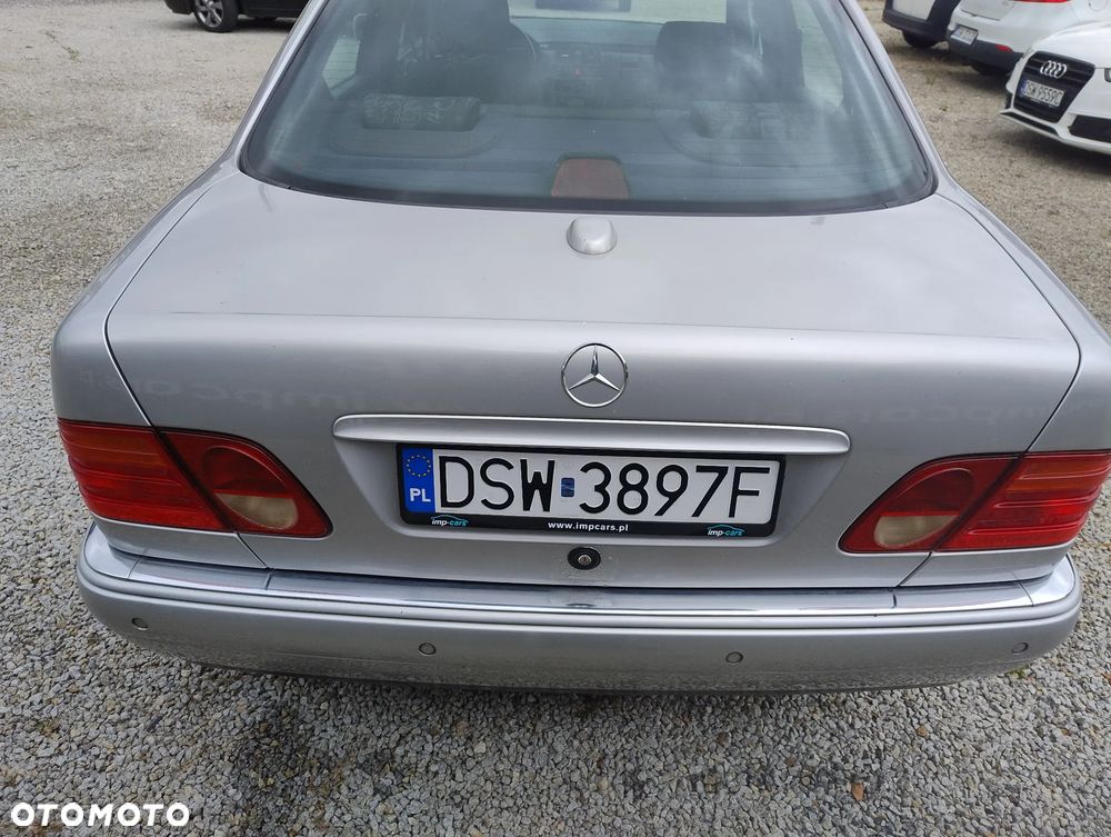 Mercedes-Benz Klasa E - 17