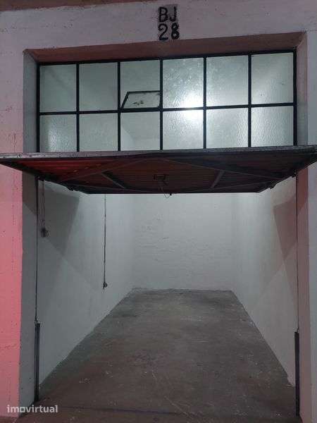 Garagem Box- Av. Da República - Grande imagem: 2/8