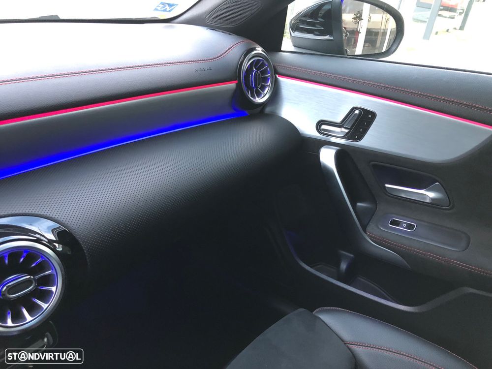 Mercedes-Benz CLA 250 e Shooting Brake AMG Line - 26