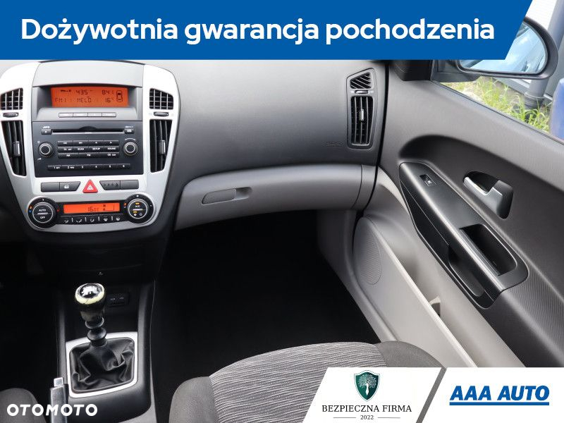 Kia Ceed - 9