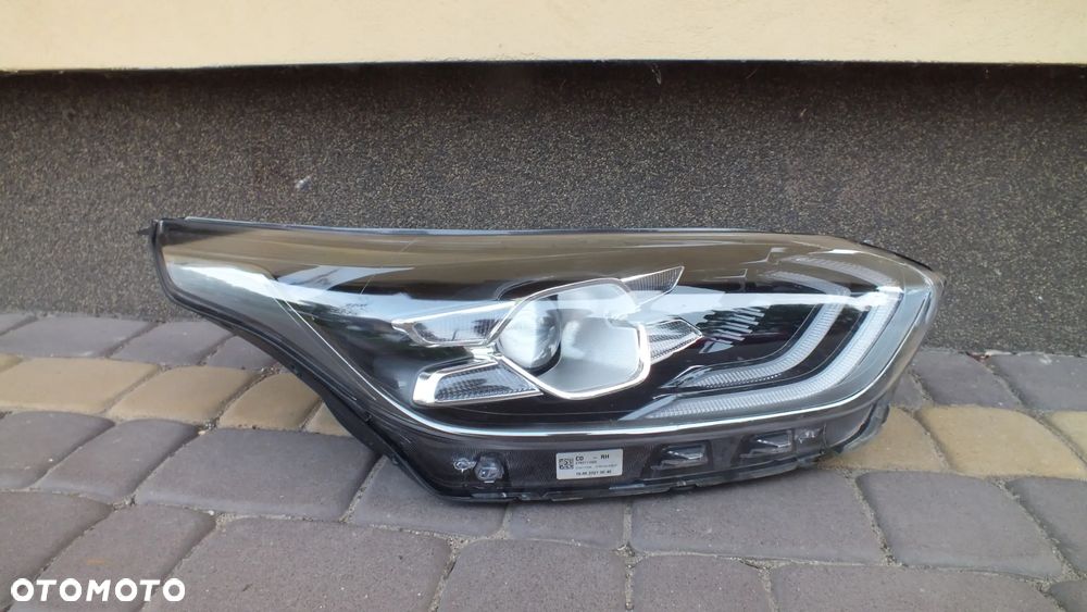 Lampa przednia prawa Kia Ceed III  92102J7100 - 1