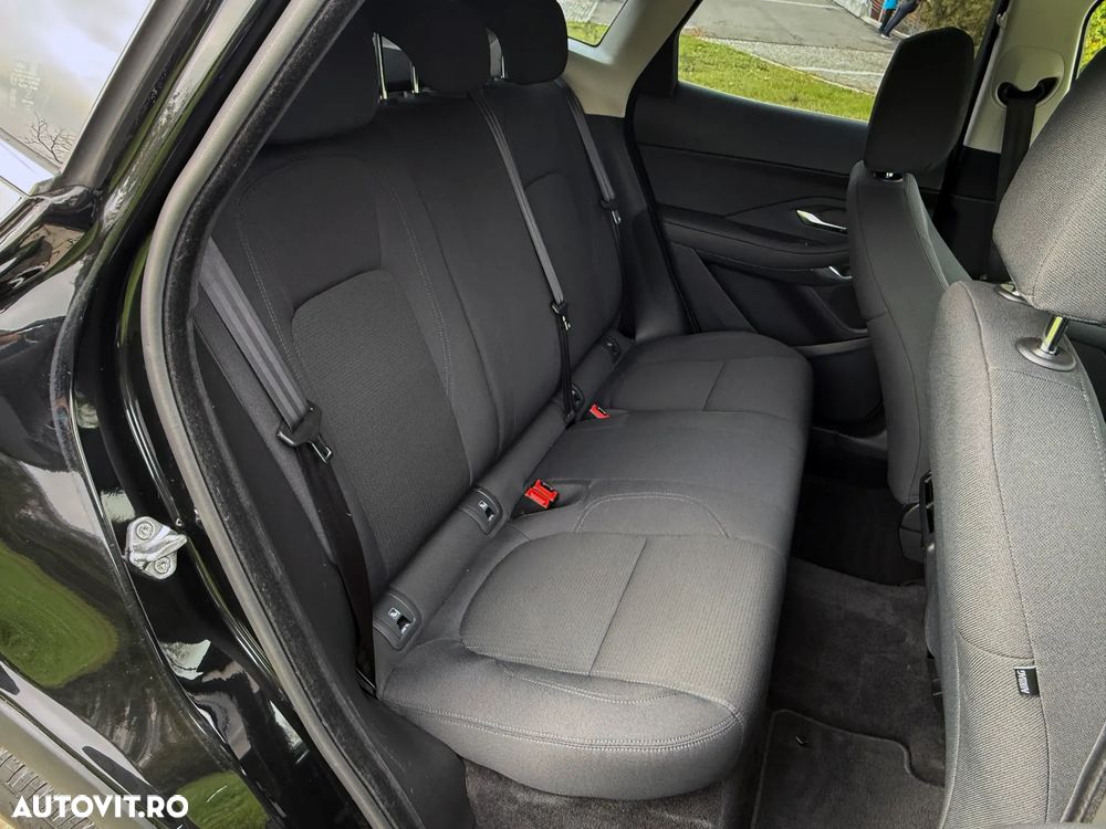 Jaguar E-Pace D150 - 6