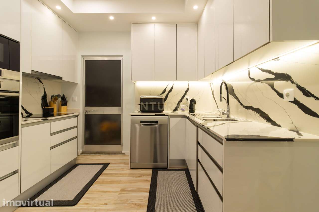 Apartamento T3 Renovado em Fátima | 200m do Santuário | Yield 8-9% | A - Grande imagem: 3/25
