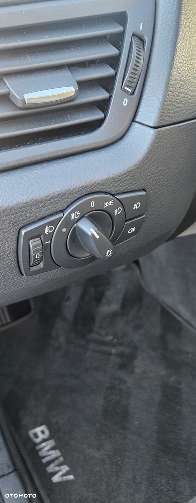 BMW X1 xDrive18d - 23