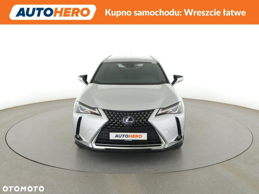 Lexus UX 250h - 12