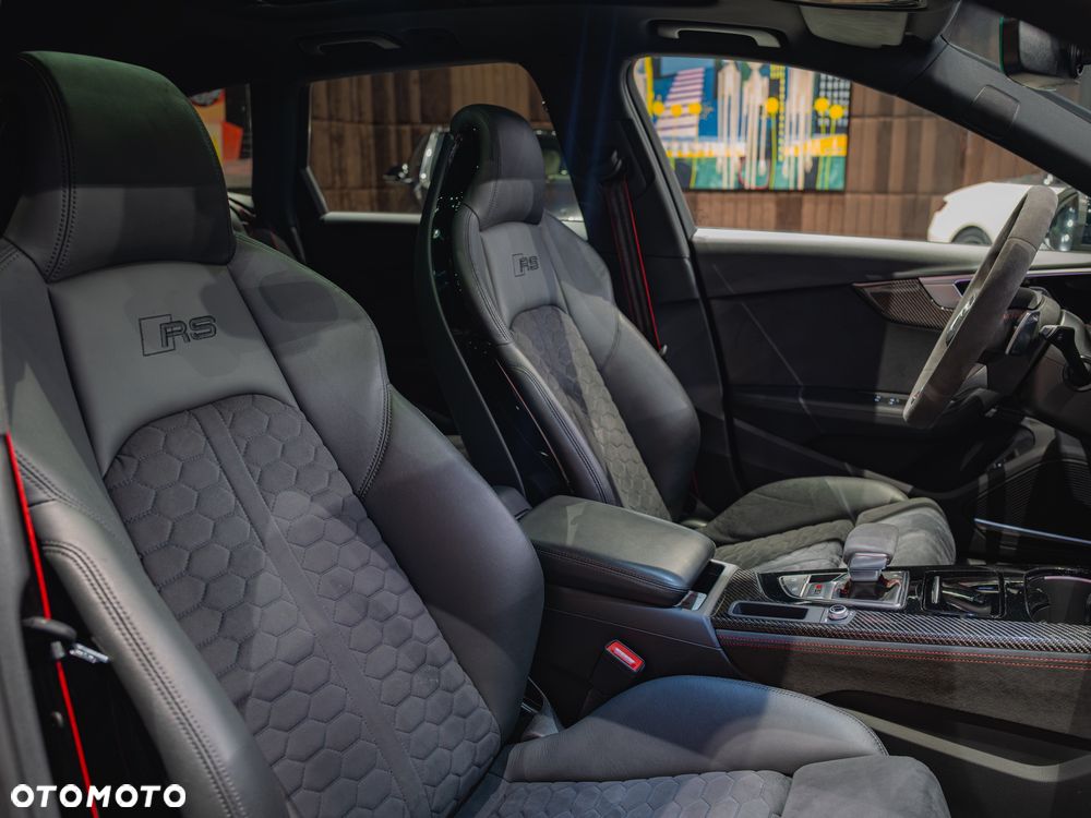Audi RS4 Limousine - 10