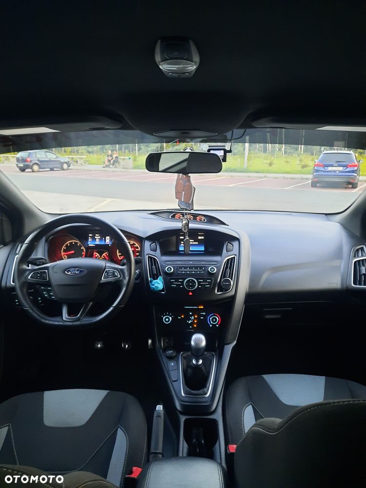 Ford Focus - 8