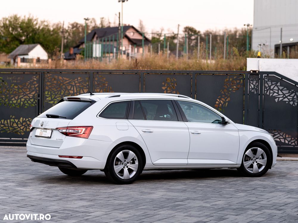 Skoda Superb 2.0 TDI DSG Ambition - 25