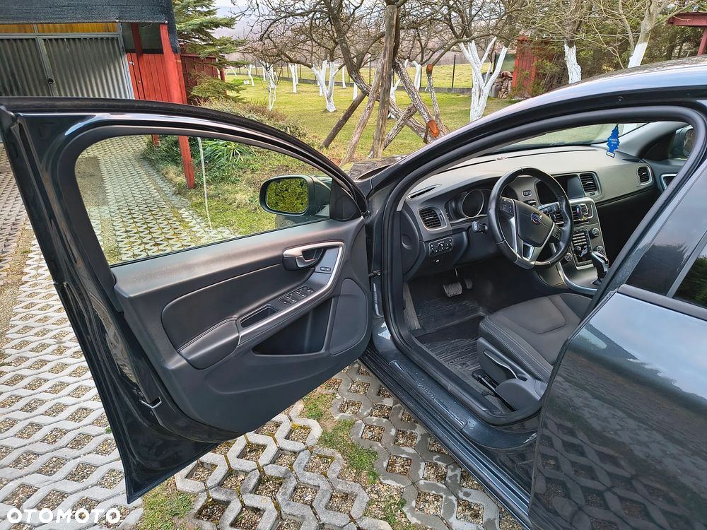 Volvo V60 D3 Geartronic Kinetic - 13