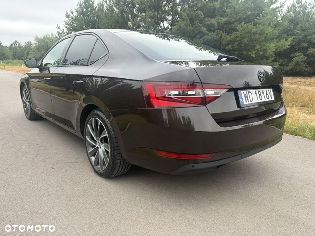 Skoda Superb 2.0 TDI L&K DSG - 5