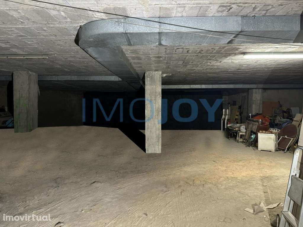 Garagem no Centro da Parede - Grande imagem: 3/9