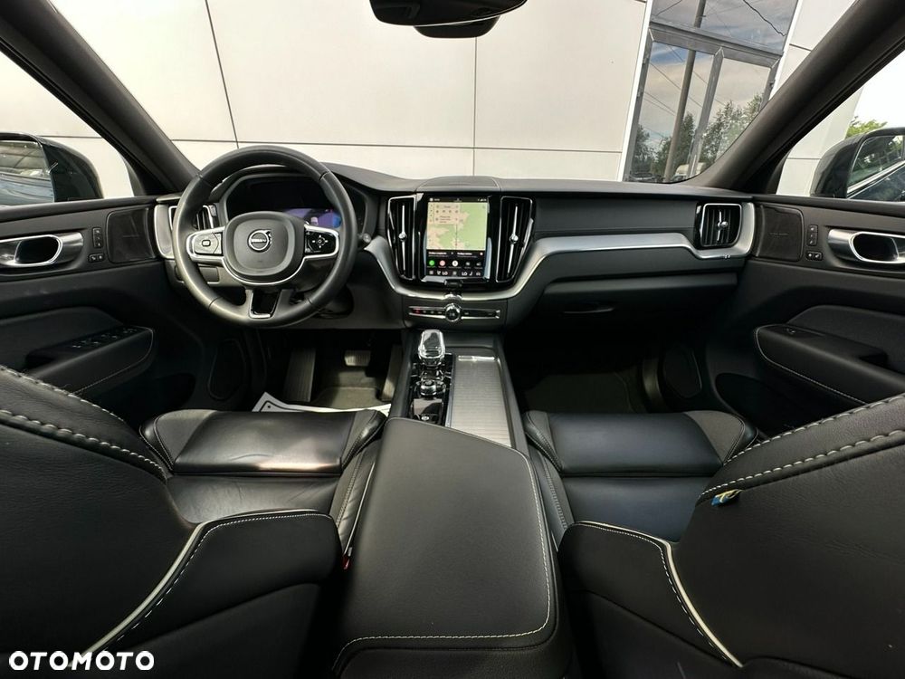 Volvo XC 60 B4 D AWD Ultimate Dark - 20