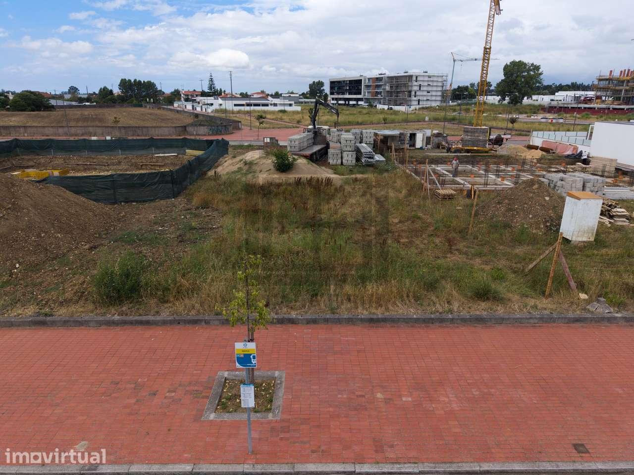 Moradia T3+1 nova, térrea no centro de Avanca - Grande imagem: 2/25