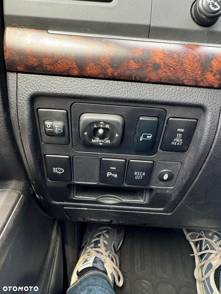 Toyota Land Cruiser - 13