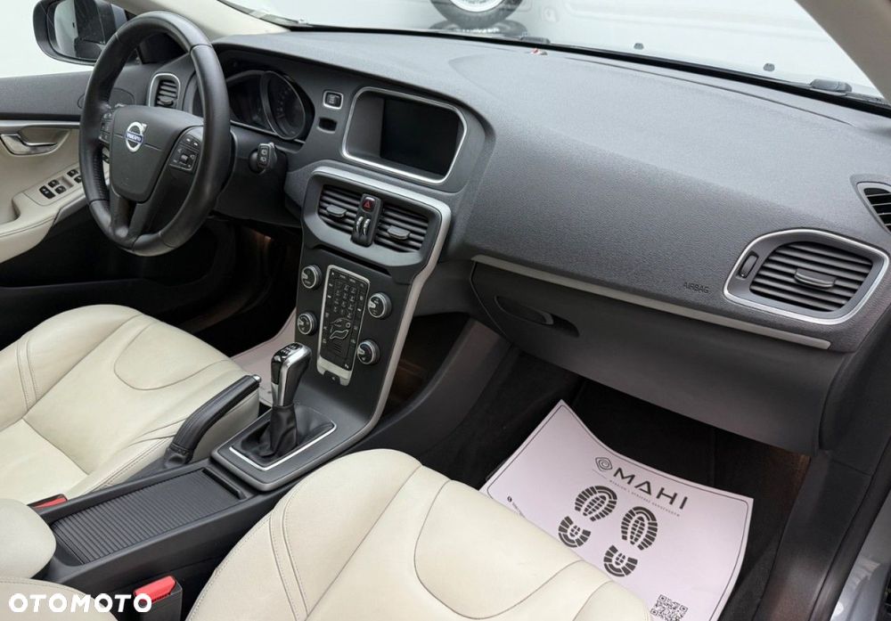 Volvo V40 D2 Kinetic - 17