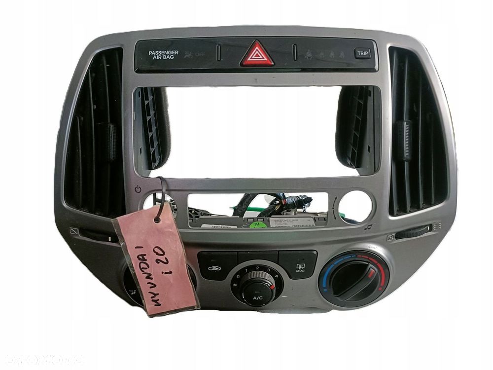 HYUNDAI i20 I 08-12 r. PANEL STEROWANIA KLIMATYZACJI RAMKA KRATKI - 1