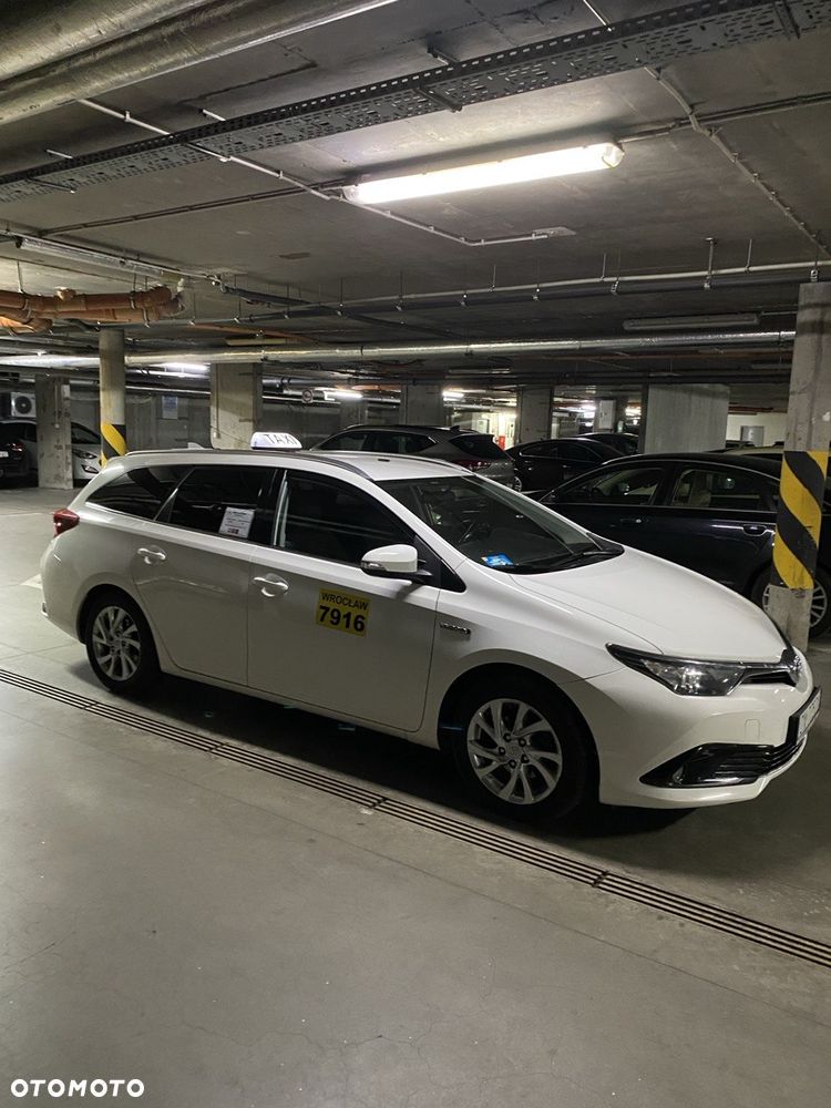 Toyota Auris Hybrid 135 Active - 4