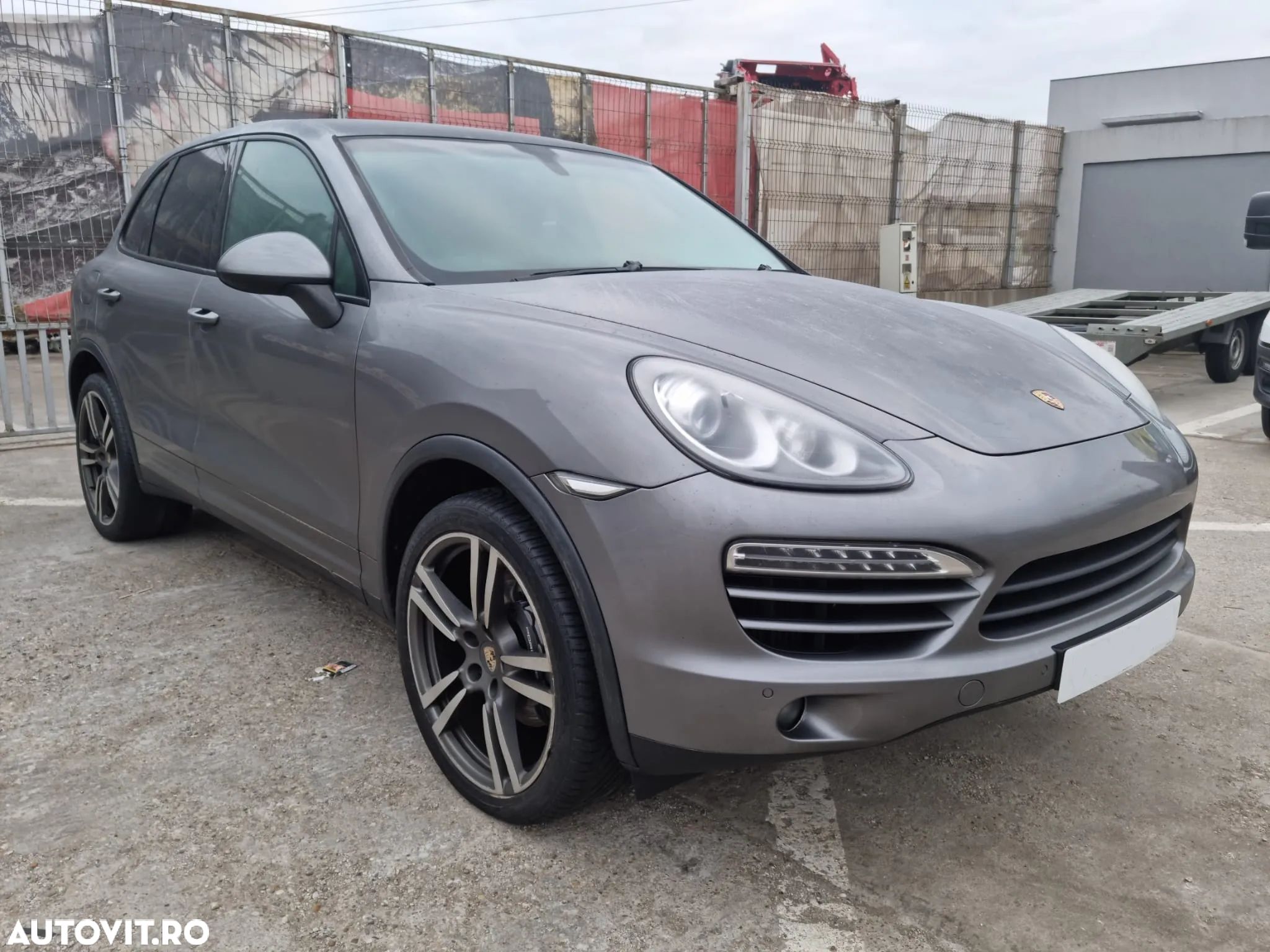 Dezmembrari piese auto Porsche Cayenne 3.0 CRC - 1