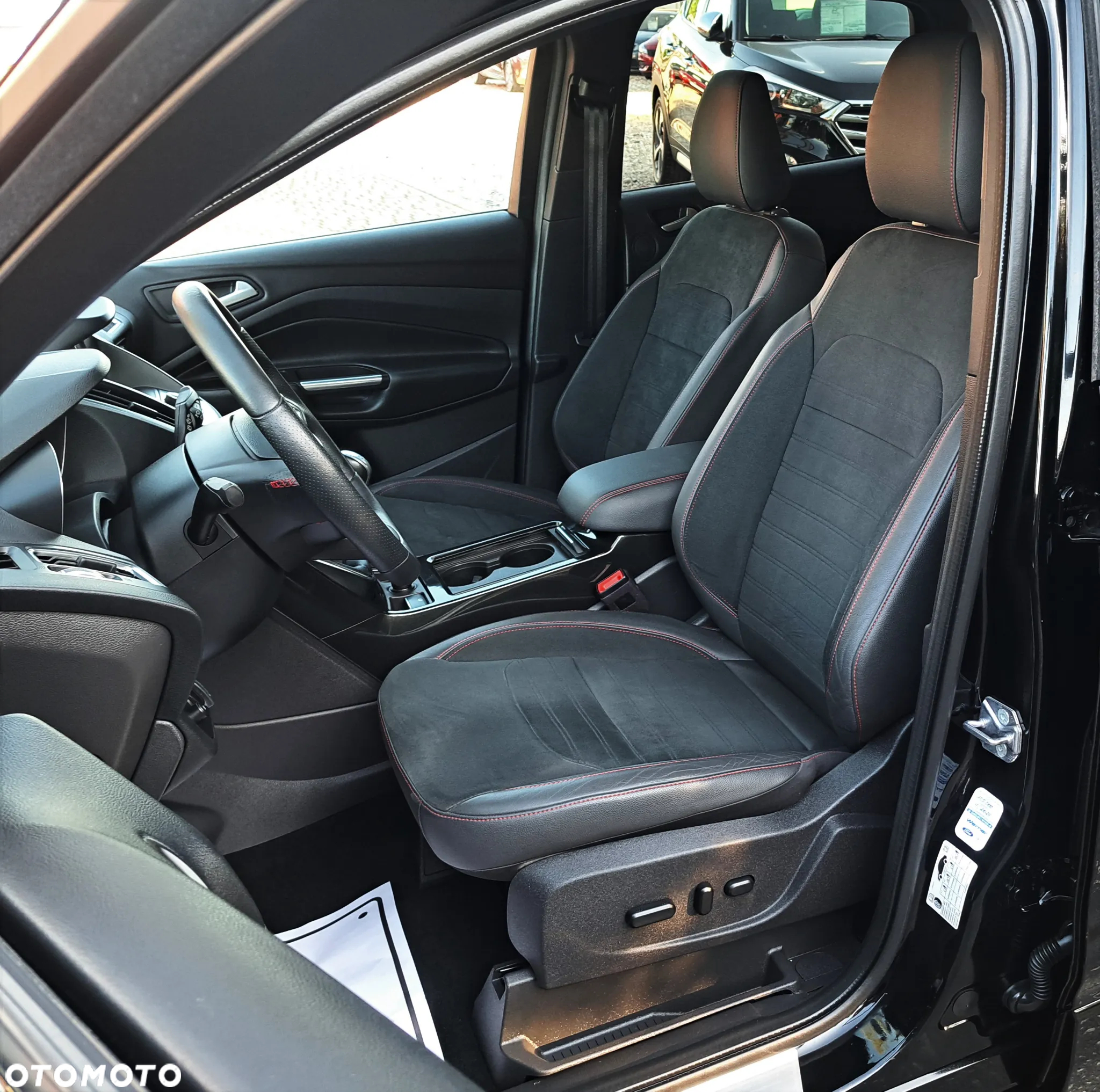 Ford Kuga 1.5 EcoBoost 2x4 ST-Line - 18