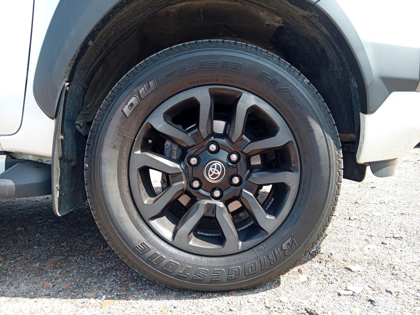 Toyota Hilux - 18