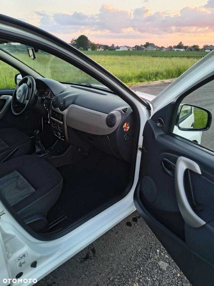 Dacia Sandero 1.2 16V Laureate - 8