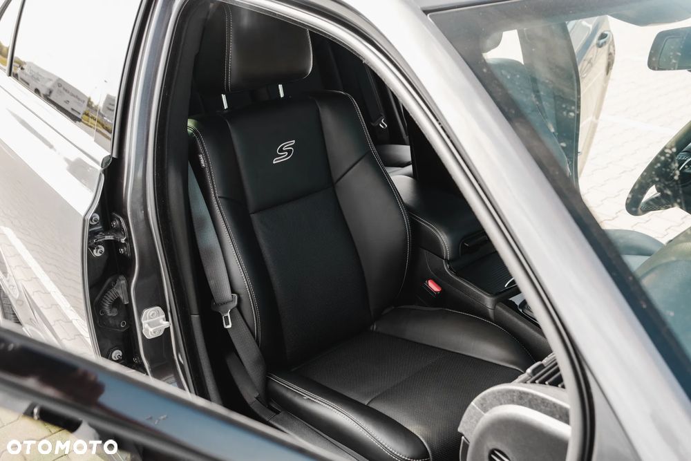 Chrysler 300s - 33