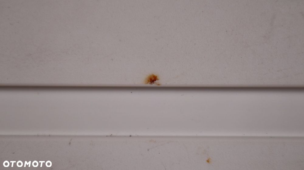 KAMPER PRZYCZEPA KEMPINGOWA ZAMKNIĘCIE KRATKI WENTYLACYJNEJ LODÓWKI  48 CM X 22,3 CM - 4