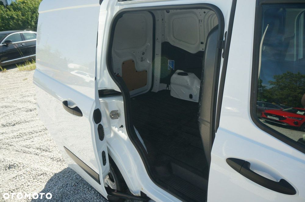 Ford Transit Courier - 25